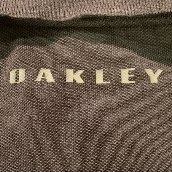 🏌️♂️OAKLEY REGULAR FIT DARK GREY BLACK QUARTER BUTTON UP POLO GOLF SHIRT🏌️♂️ - Picture 4 of 6